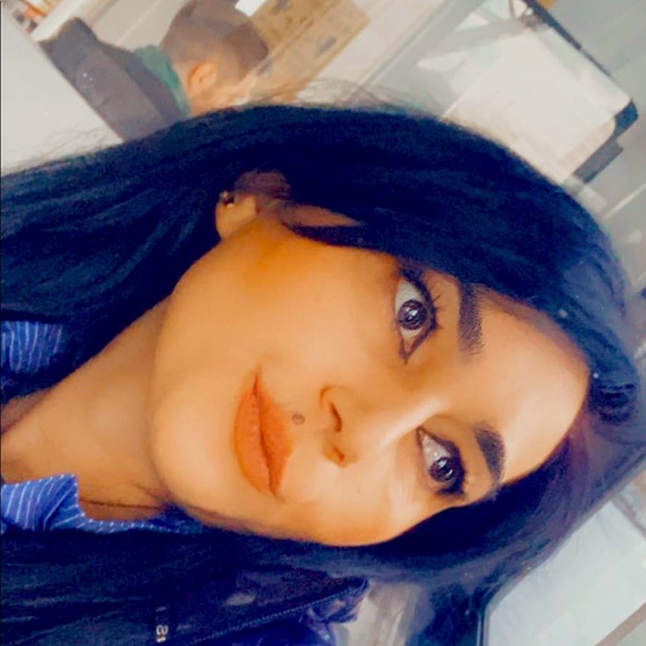 Meet your Posher, Halime - Picture 1 of 1